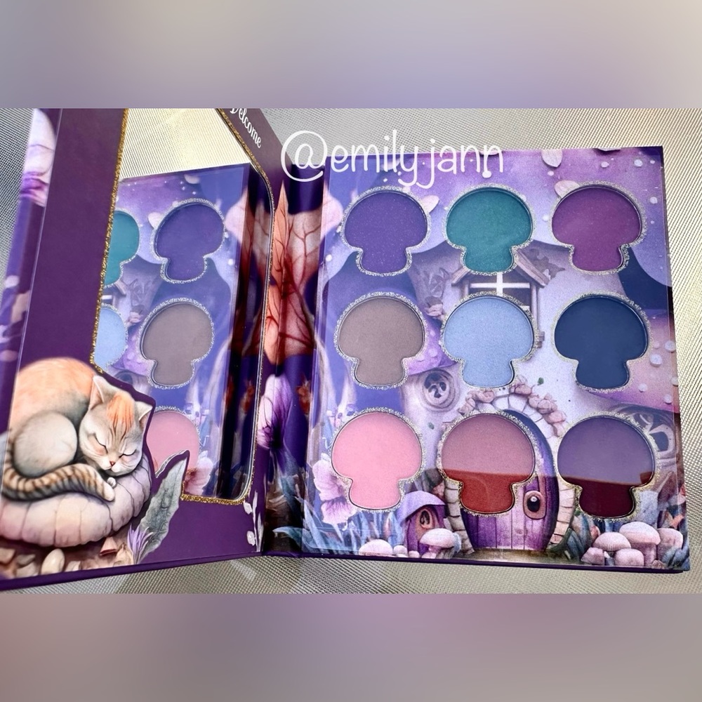 Fairy🍄Eyeshadow Palette - Picture 5 of 7